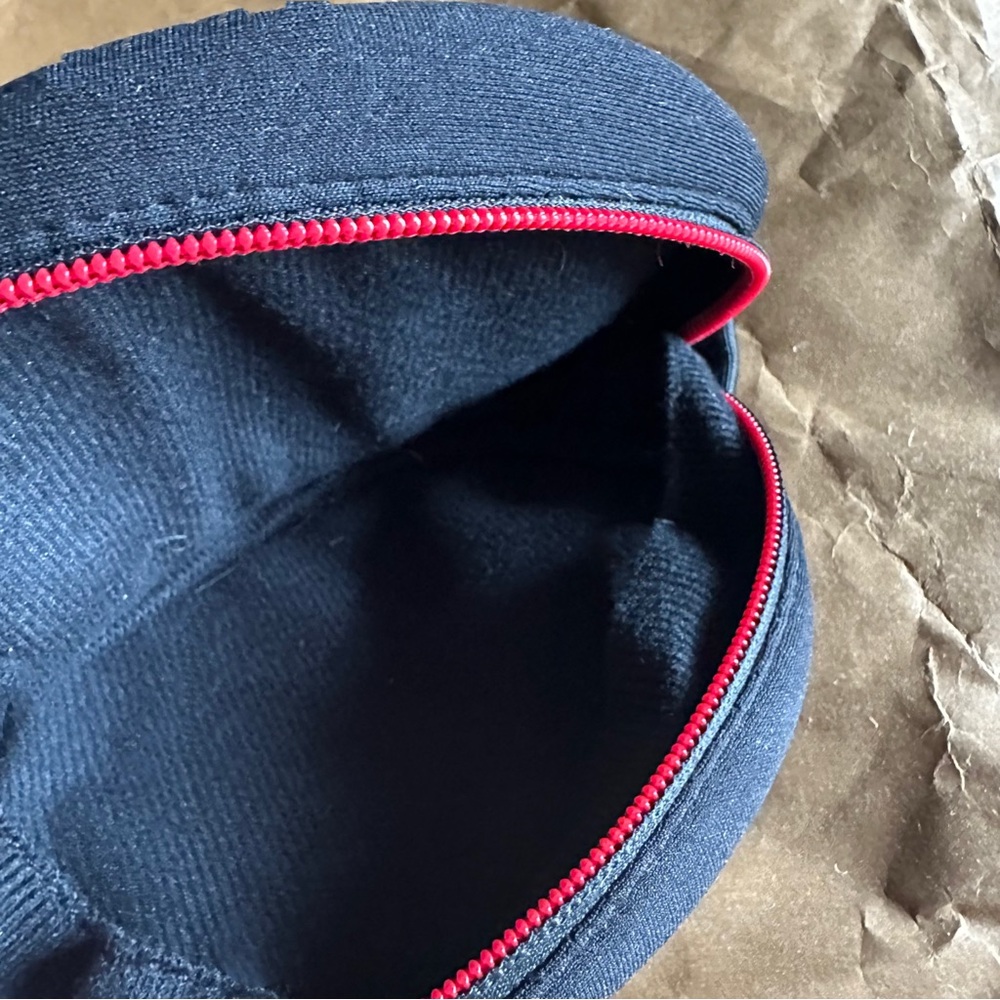 Beats Headphones Case - Picture 2 of 2